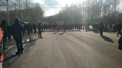 Полиция под Коломной разгоняет пикет в Первомайском Полиция под Коломной разгоняет пикет в Первомайском