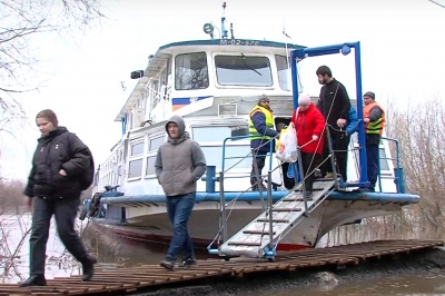 Переправа теплоходом по Оке в Озерах временно остановлена Переправа теплоходом по Оке в Озерах временно остановлена