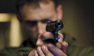 Оружейную мастерскую с боевым пистолетом и боеприпасами нашли у учителя в Озёрах